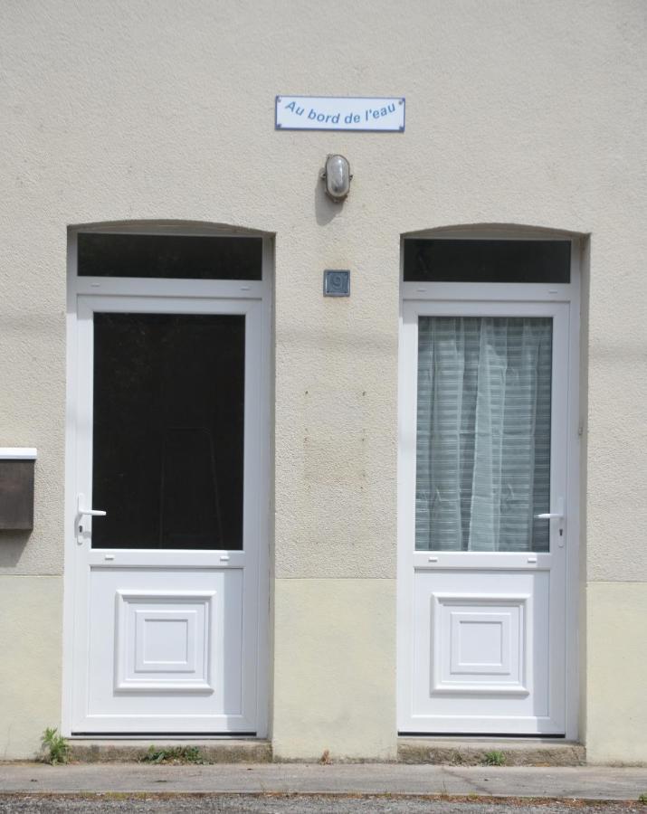 Gite Au Bord De L'Eau Jusqu'A 8 Personnes Chambon-sur-Voueize Exterior photo
